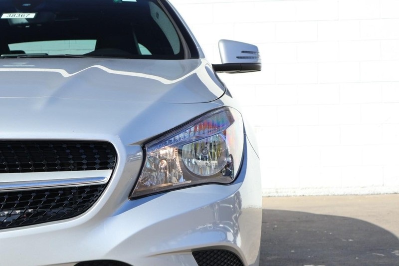 2016 Mercedes Benz CLA 250 photo 2
