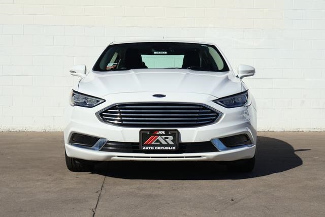 2018 Ford Fusion Hybrid SE photo 2