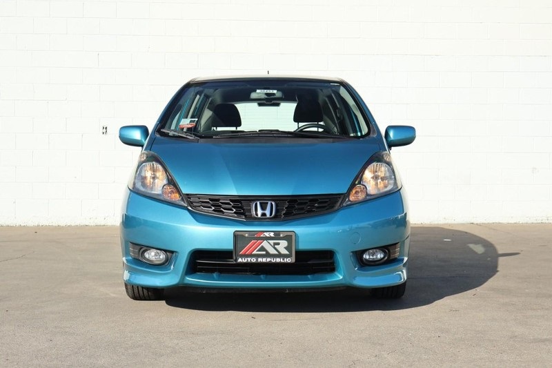 2013 Honda Fit Sport photo 2