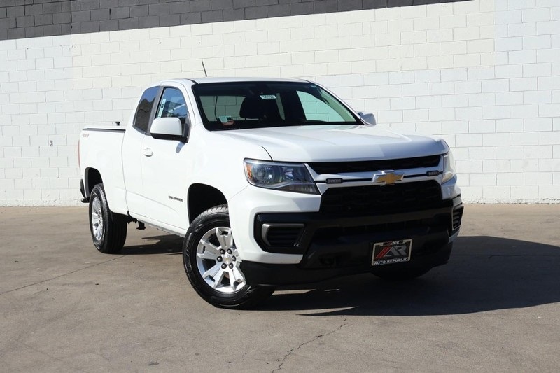2022 Chevrolet Colorado LT photo 2