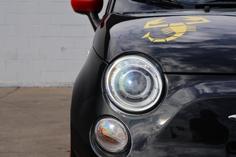 2012 Fiat 500 Abarth photo 2