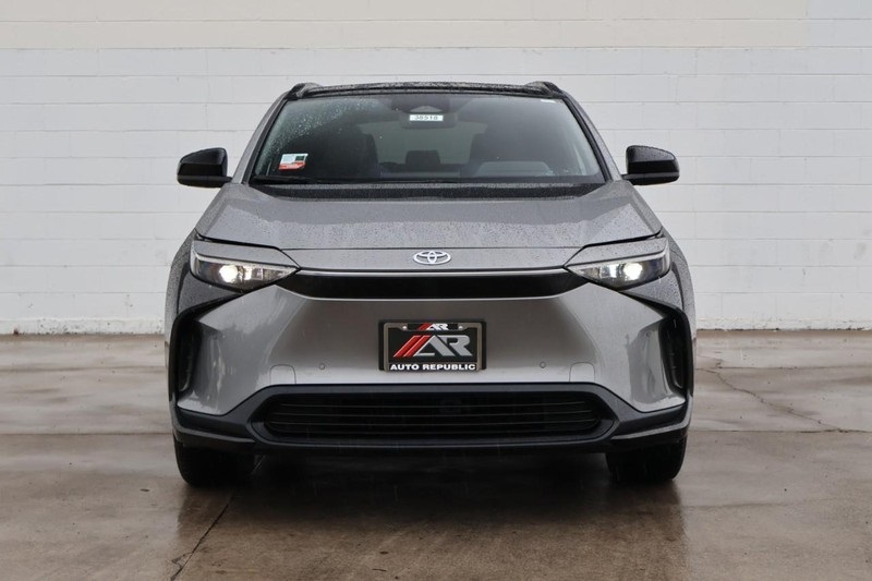 2023 Toyota bZ4X XLE photo 2