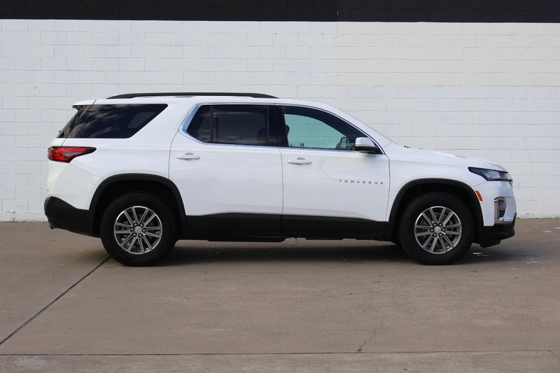 2022 Chevrolet Traverse Cloth photo 3