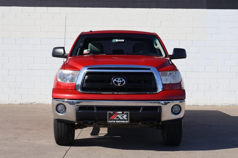 2013 Toyota Tundra TRD Off-Road photo 2