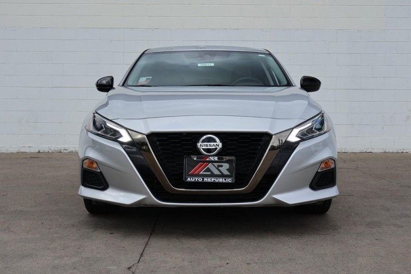 2022 Nissan Altima 2.5 SR photo 2