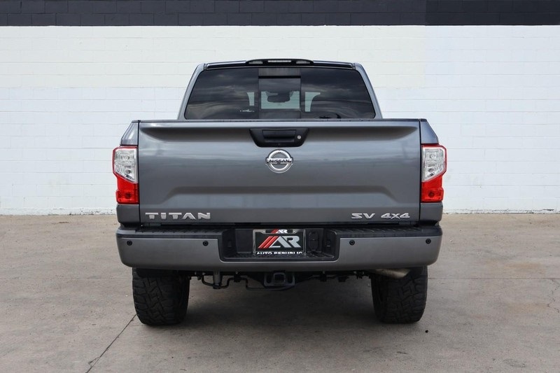 2018 Nissan Titan SV photo 4