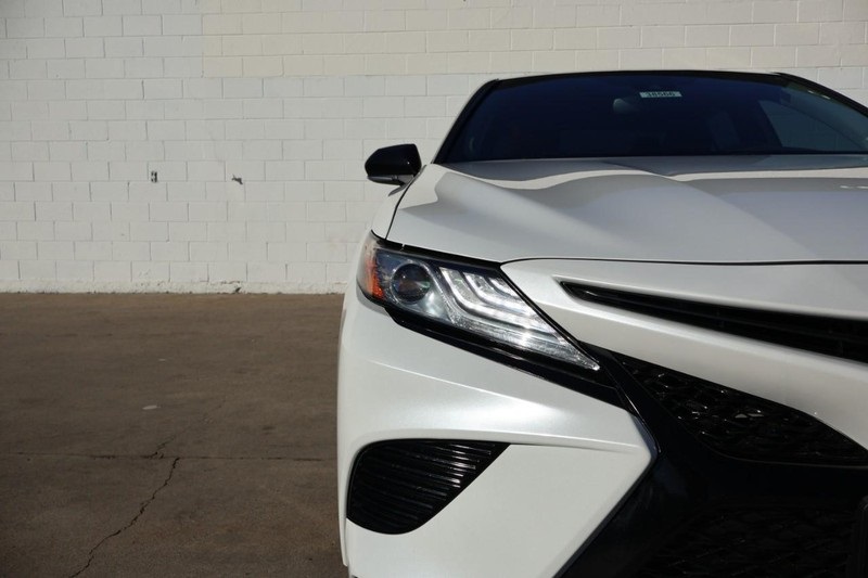 2019 Toyota Camry XSE V6 photo 3