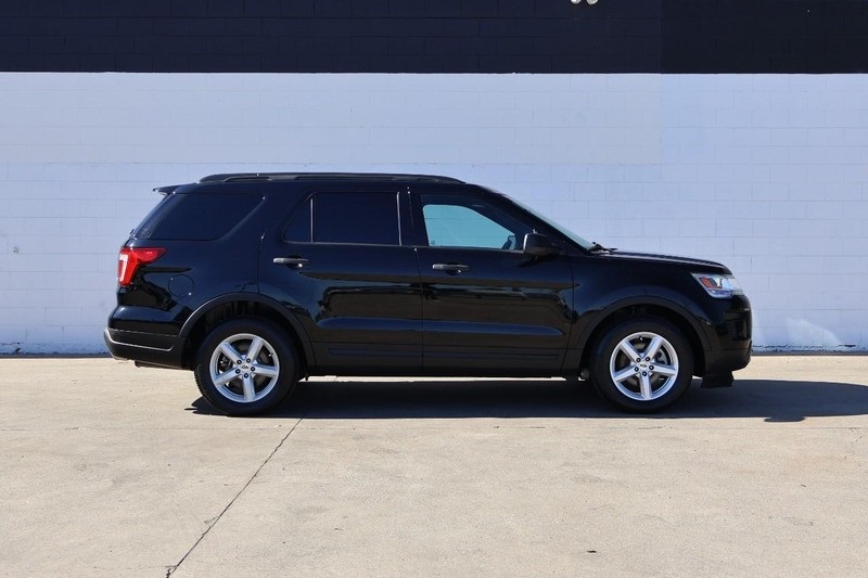 2018 Ford Explorer Base photo 4