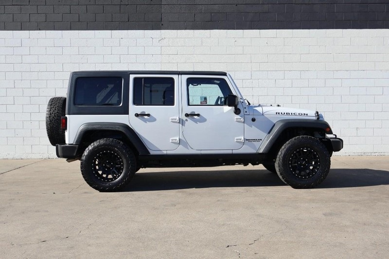 2015 Jeep Wrangler Unlimited Rubicon photo 4
