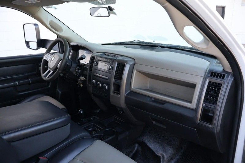 2011 Dodge Ram 5500 - Photo 32