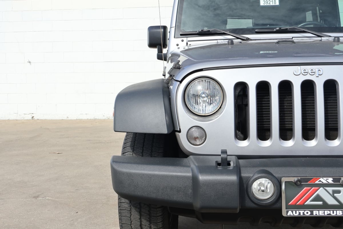 2018 Jeep Wrangler JK Unlimited Sport S - Photo 3
