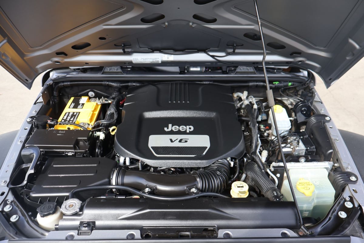 2018 Jeep Wrangler JK Unlimited Sport S - Photo 12