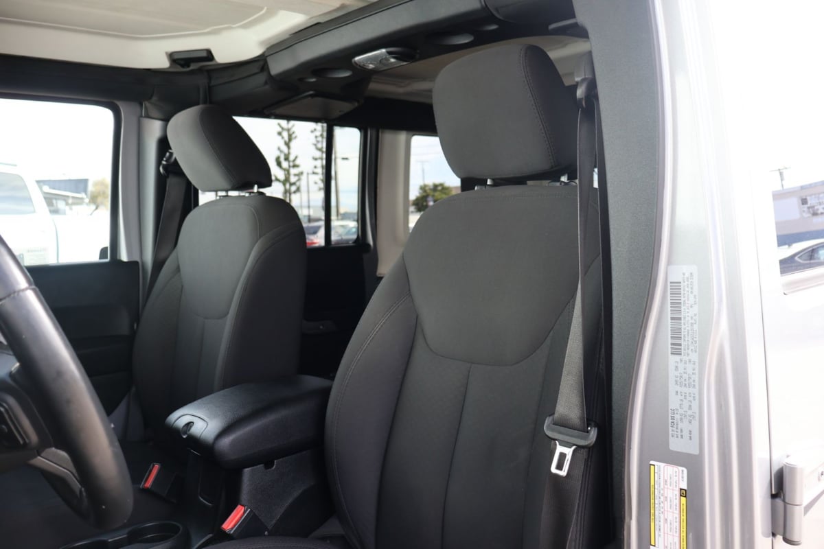 2018 Jeep Wrangler JK Unlimited Sport S - Photo 17