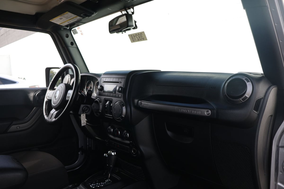 2018 Jeep Wrangler JK Unlimited Sport S - Photo 19