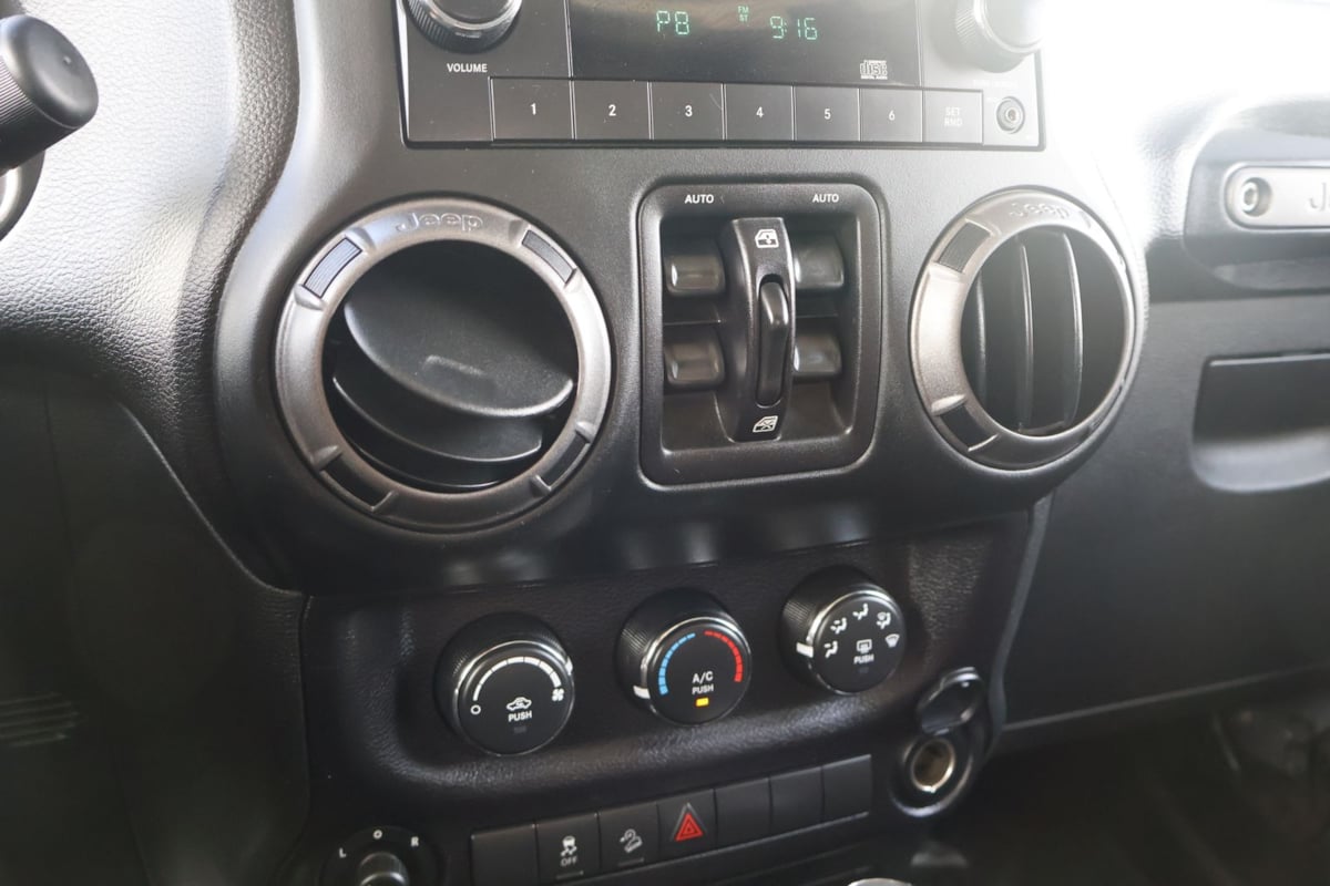 2018 Jeep Wrangler JK Unlimited Sport S - Photo 29
