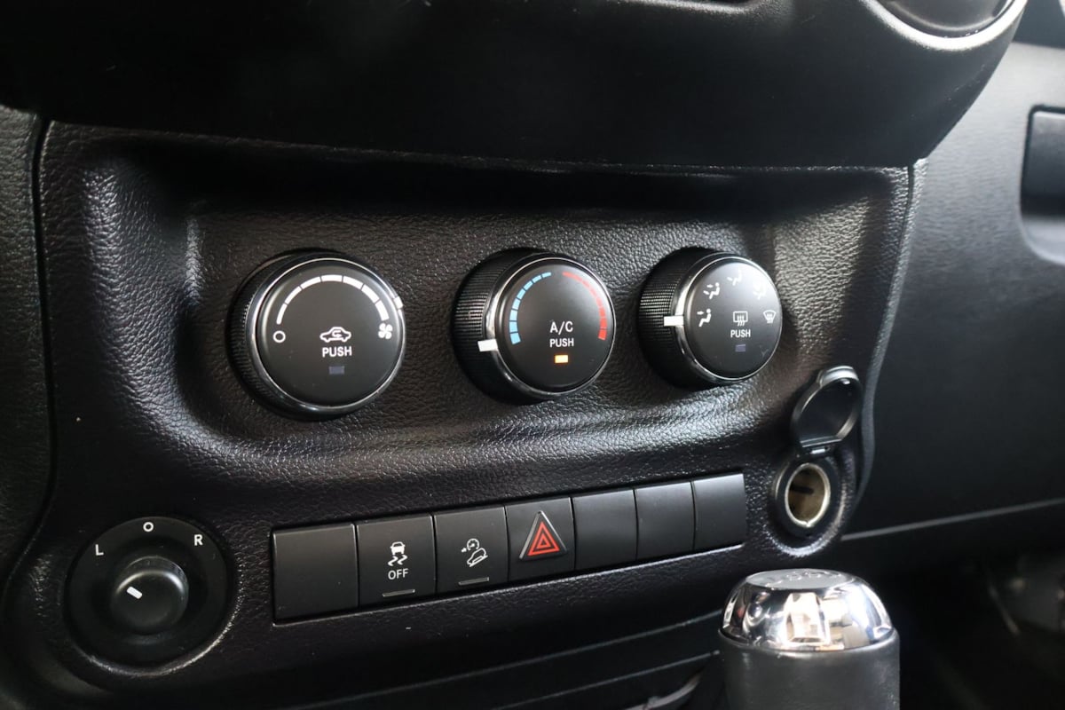 2018 Jeep Wrangler JK Unlimited Sport S - Photo 30
