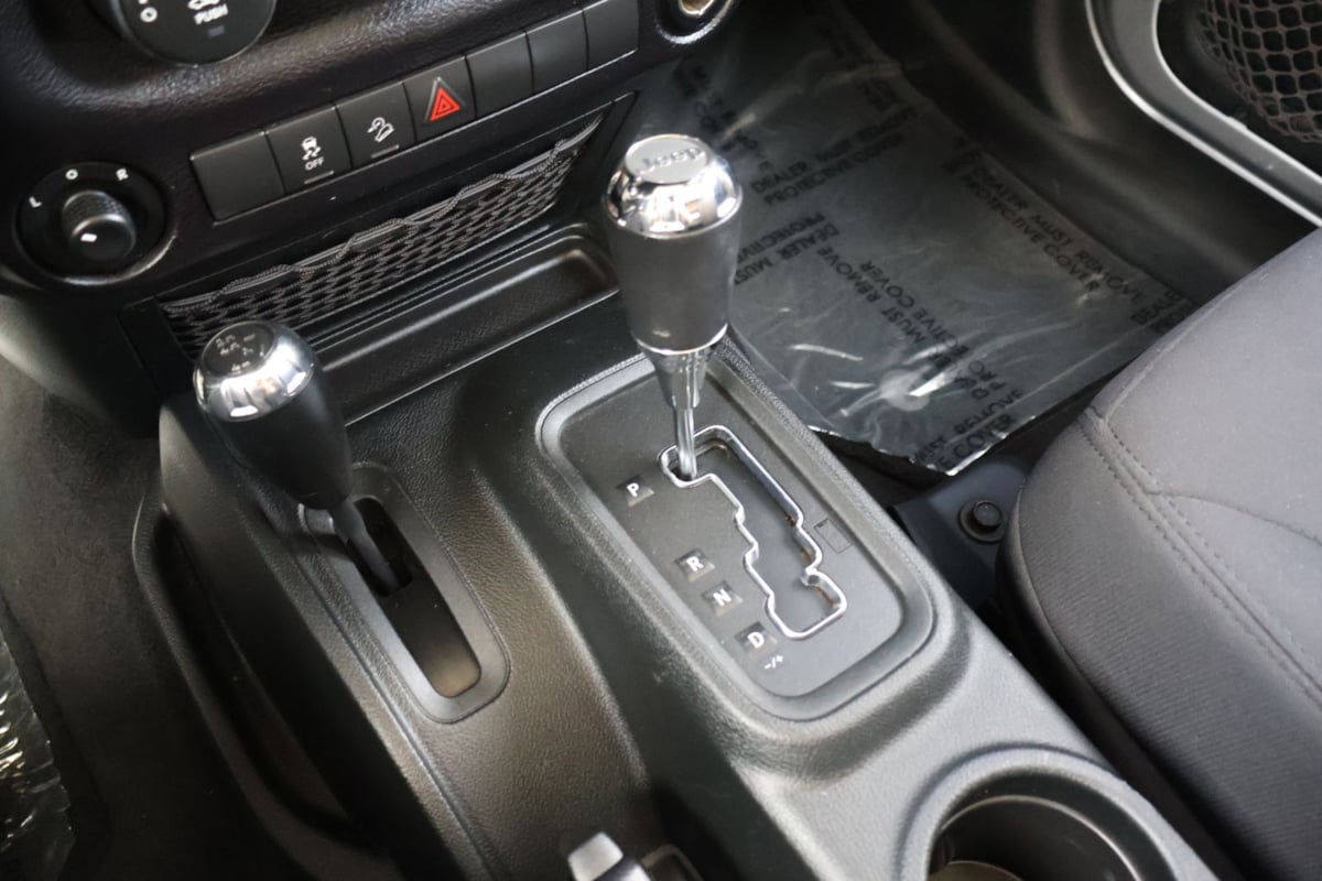 2018 Jeep Wrangler JK Unlimited Sport S - Photo 31