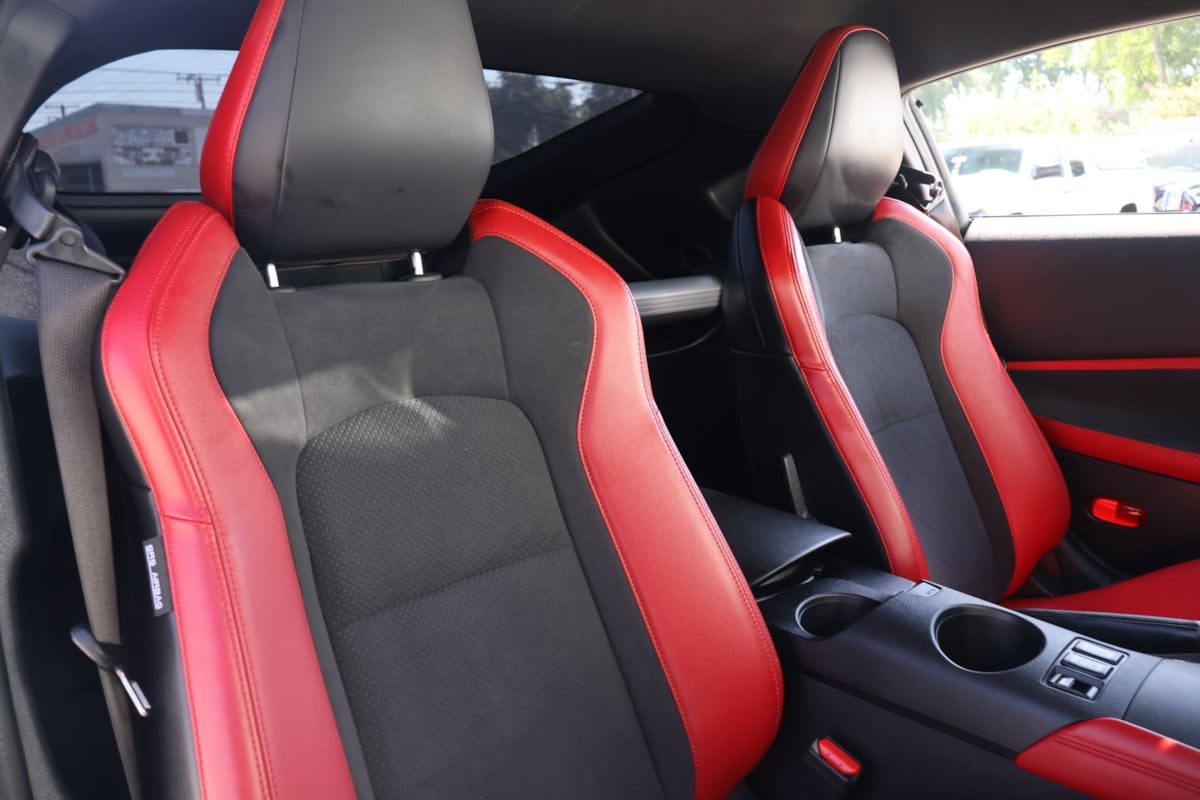 2025 Nissan Z Performance - Photo 19