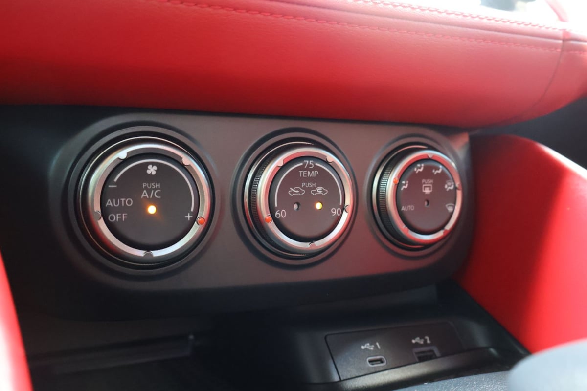 2025 Nissan Z Performance - Photo 28