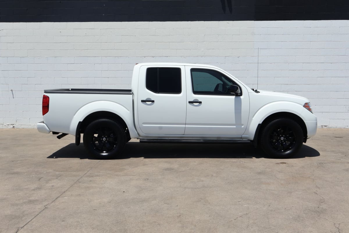 2021 Nissan Frontier SV Crew Cab 4X2 SWB's photo