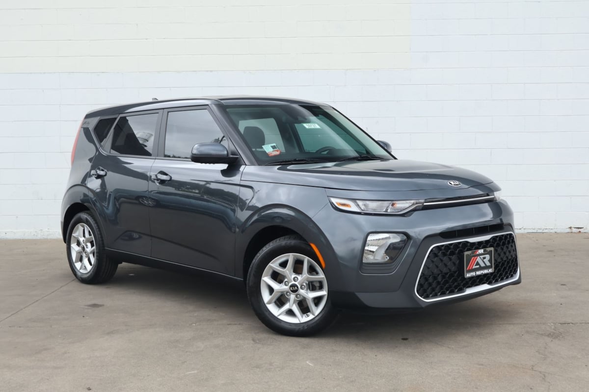 2021 Kia Soul 2.0L S IVT's photo