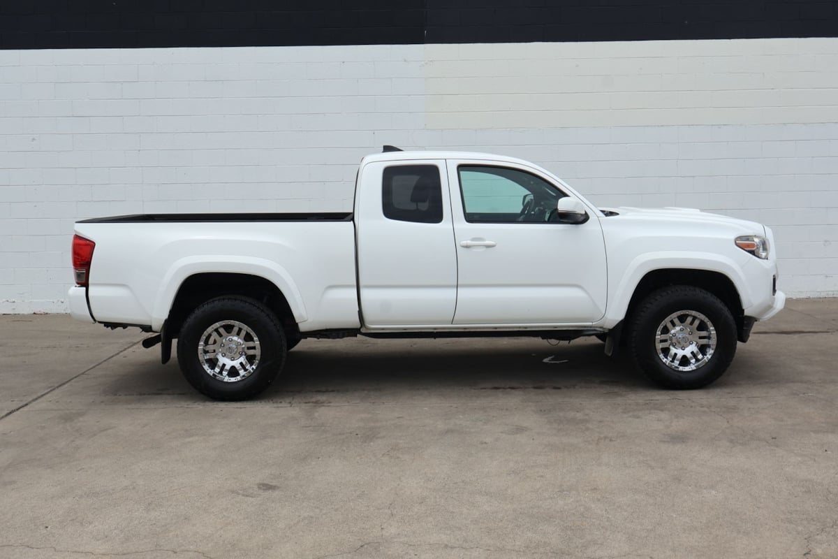 2016 Toyota Tacoma TRD Sport RWD photo