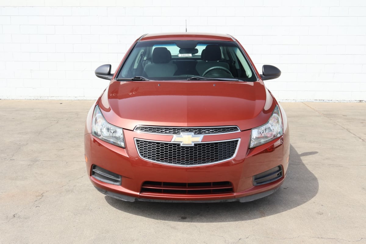 2012 Chevrolet Cruze LS - Photo 2