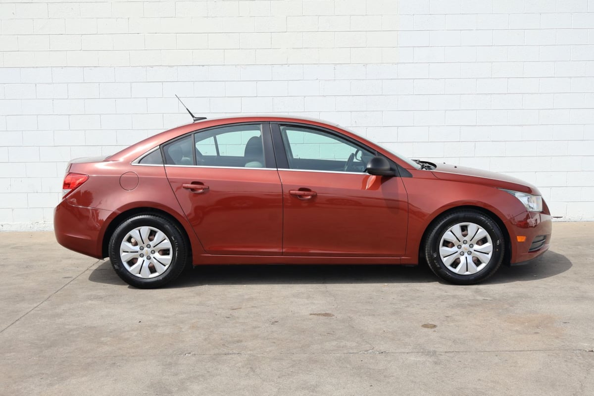 2012 Chevrolet Cruze LS - Photo 4