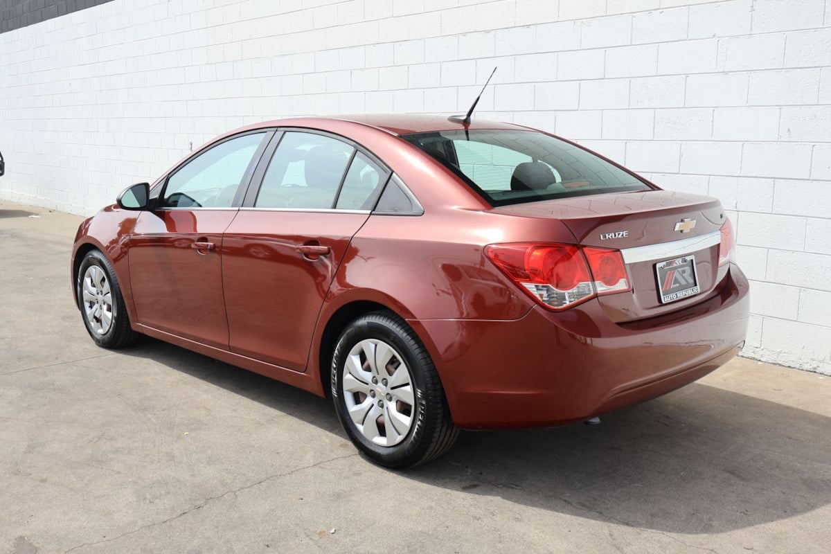 2012 Chevrolet Cruze LS - Photo 9