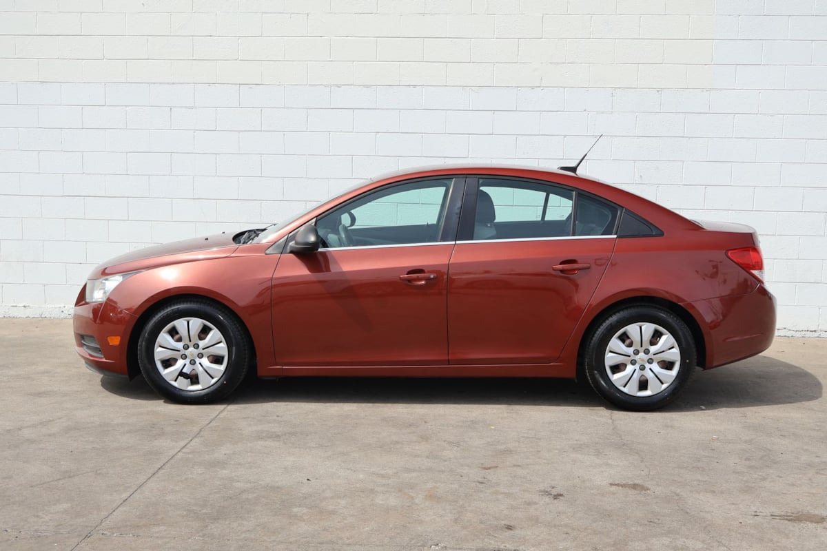 2012 Chevrolet Cruze LS - Photo 10