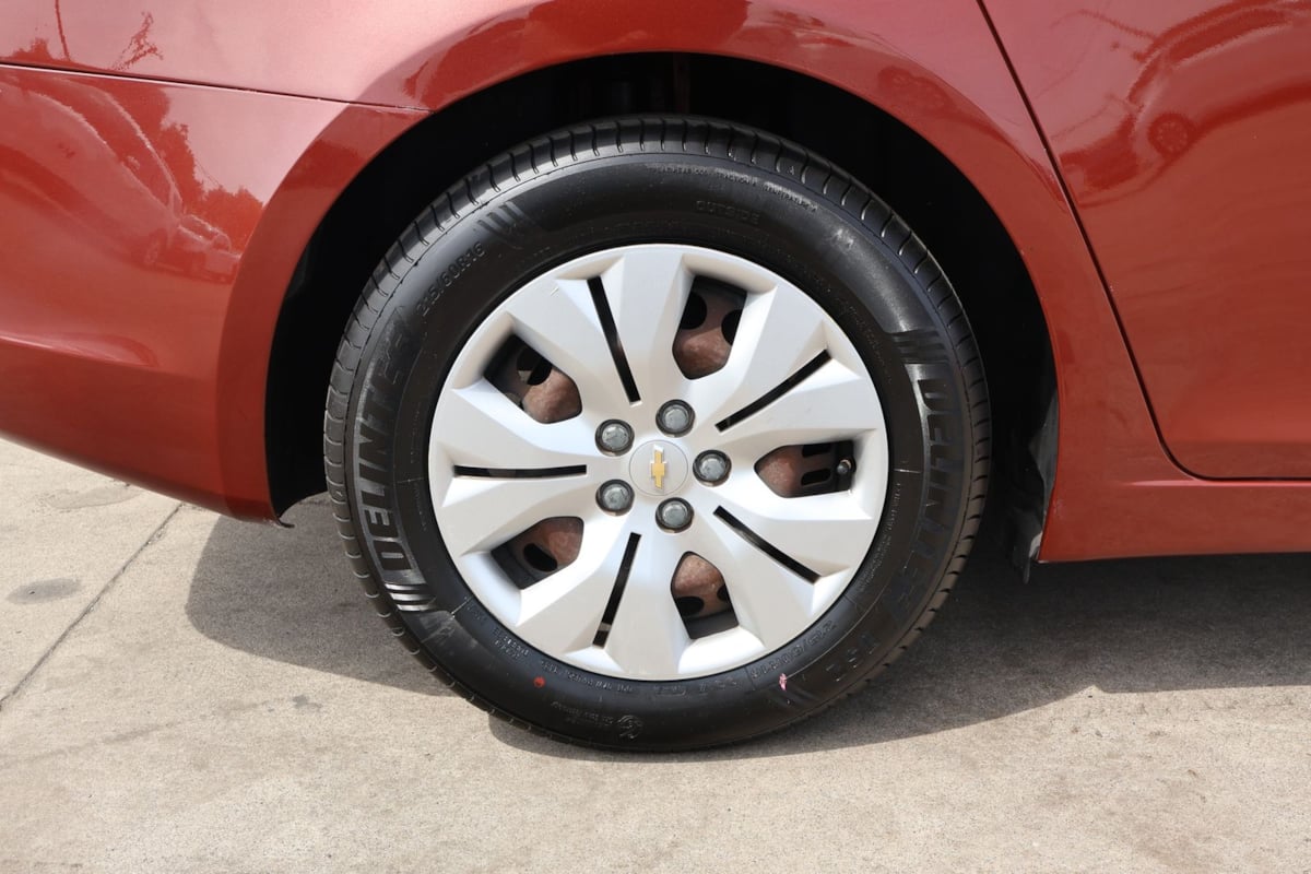2012 Chevrolet Cruze LS - Photo 13