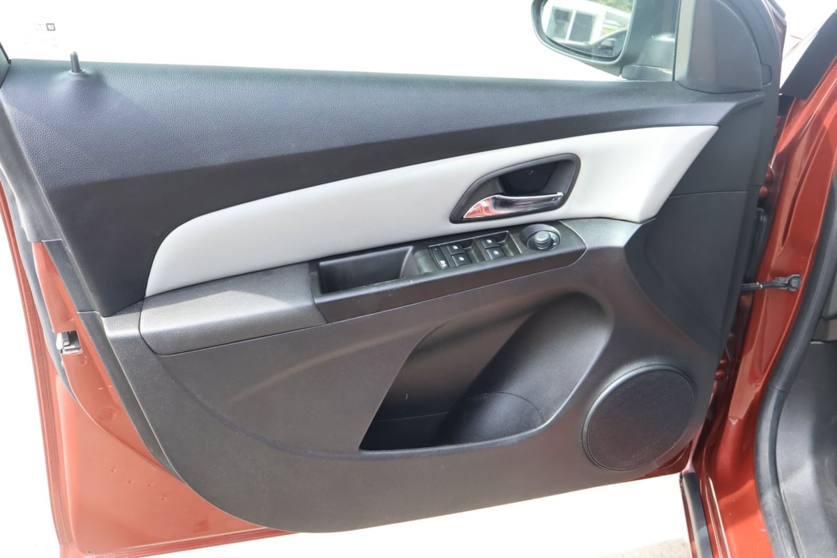 2012 Chevrolet Cruze LS - Photo 14