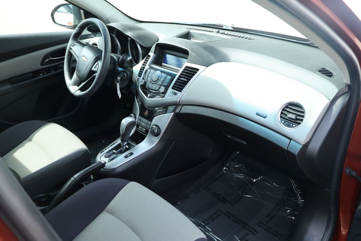 2012 Chevrolet Cruze LS - Photo 19