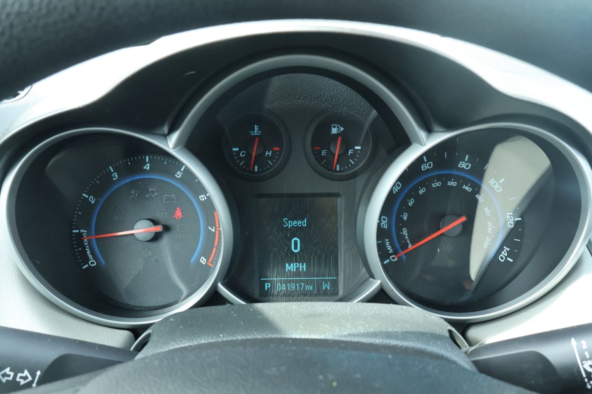 2012 Chevrolet Cruze LS - Photo 23