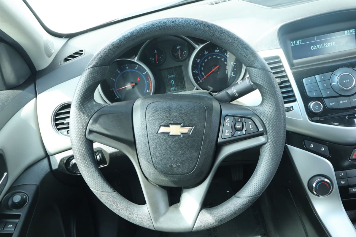 2012 Chevrolet Cruze LS - Photo 24