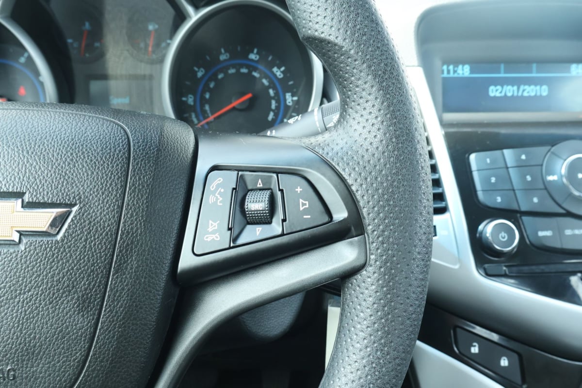 2012 Chevrolet Cruze LS - Photo 25