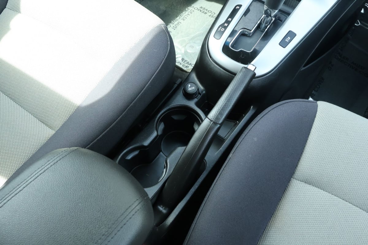 2012 Chevrolet Cruze LS - Photo 28