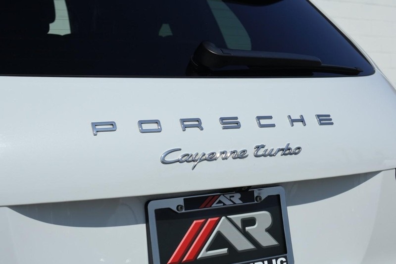 2015 Porsche Cayenne Turbo photo 8