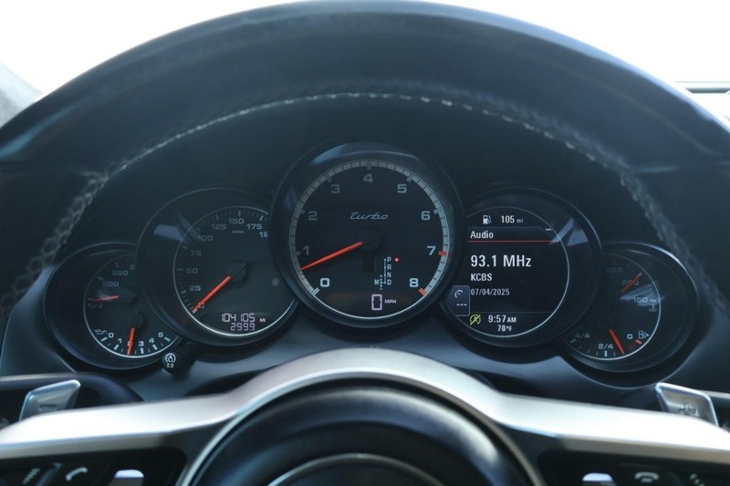 2015 Porsche Cayenne Turbo photo 30