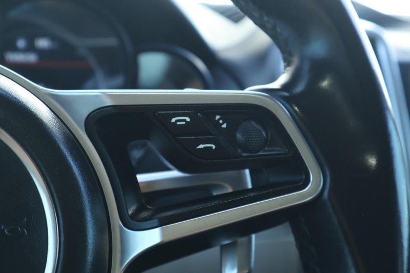 2015 Porsche Cayenne Turbo photo 33