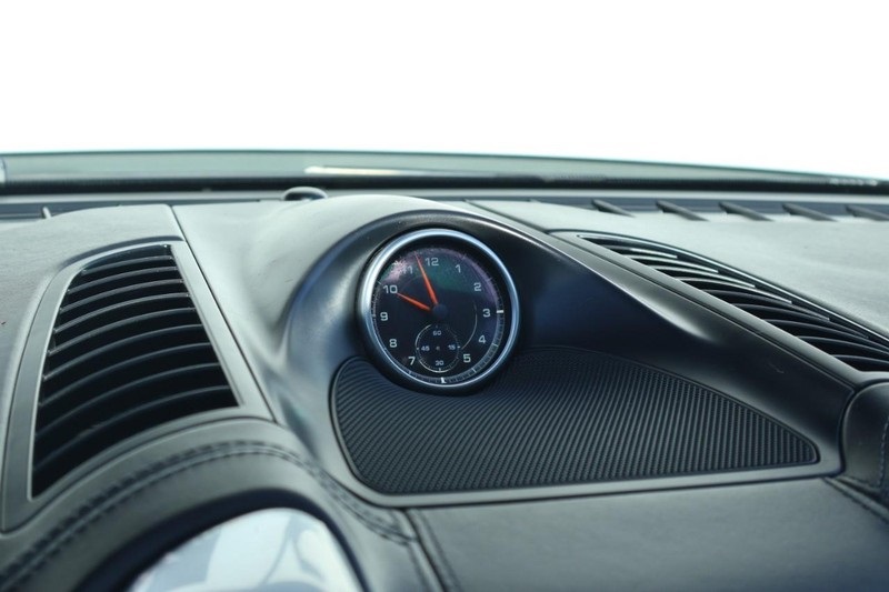 2015 Porsche Cayenne Turbo photo 35