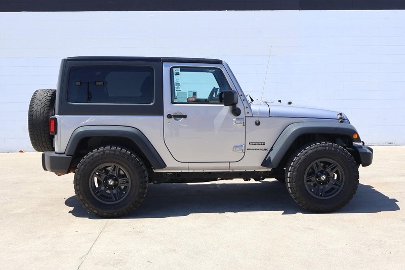 2018 Jeep Wrangler Sport S photo 4