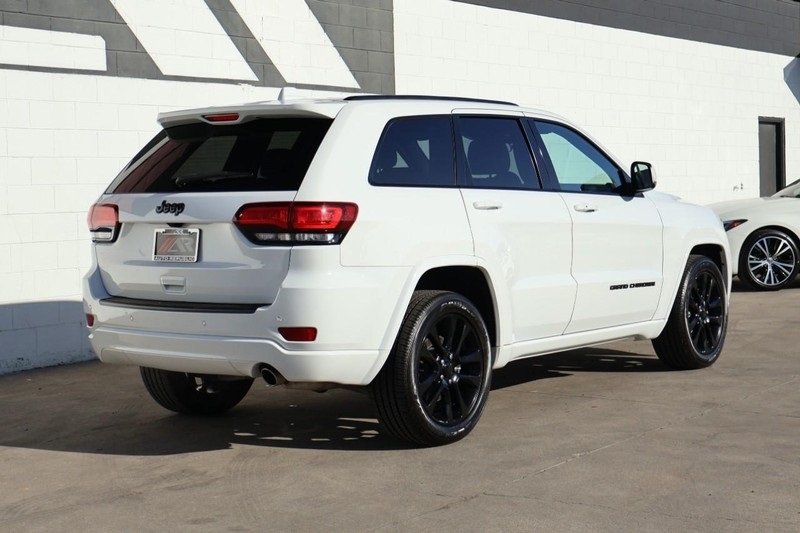 2021 Jeep Grand Cherokee Laredo X photo 5