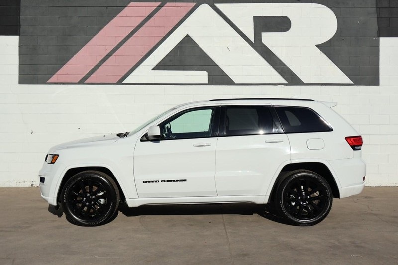2021 Jeep Grand Cherokee Laredo X photo 11