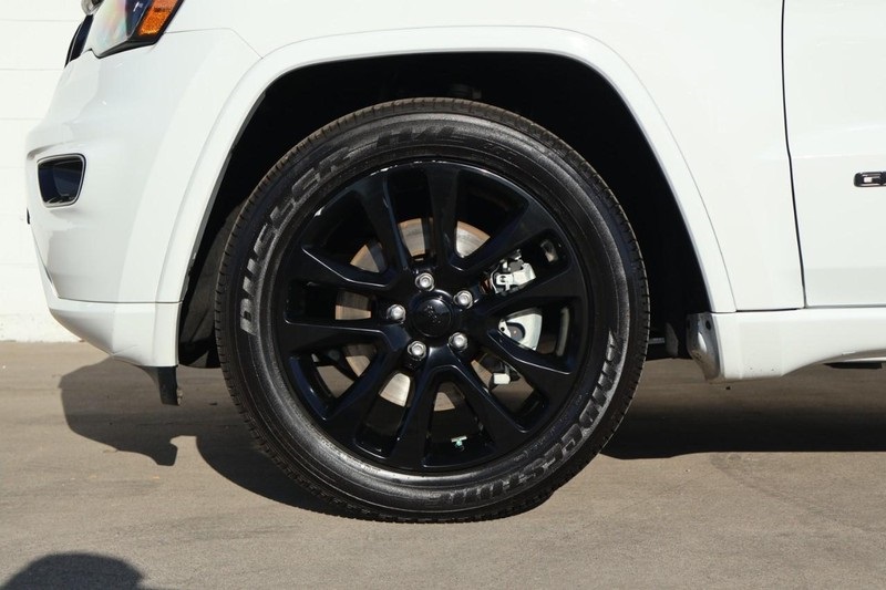 2021 Jeep Grand Cherokee Laredo X photo 14