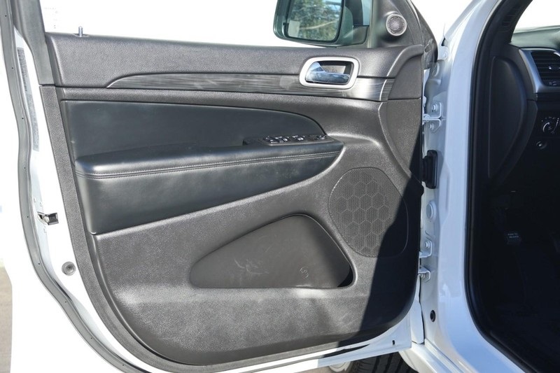 2021 Jeep Grand Cherokee Laredo X photo 15