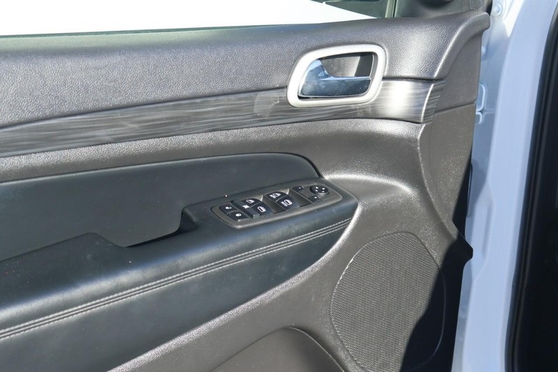 2021 Jeep Grand Cherokee Laredo X photo 16