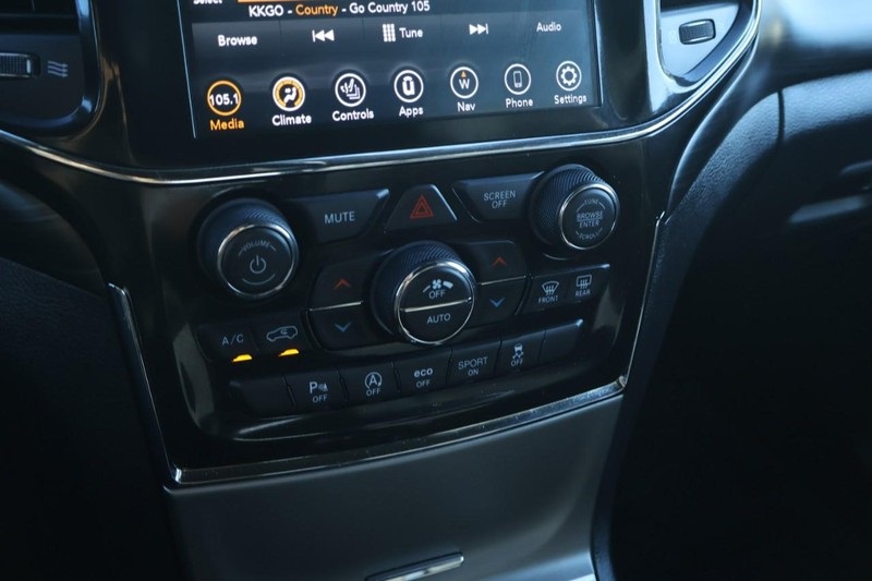 2021 Jeep Grand Cherokee Laredo X photo 35
