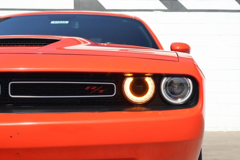 2022 Dodge Challenger R/T photo 3