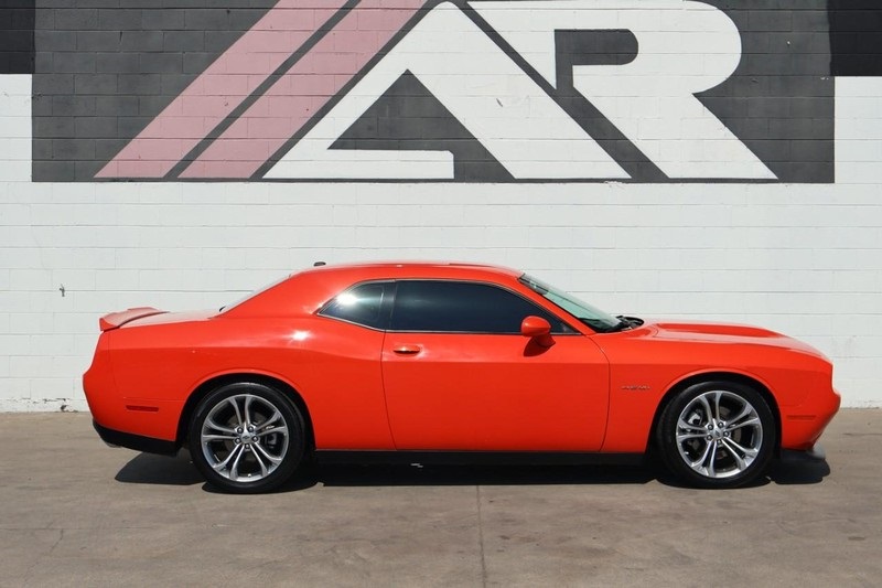 2022 Dodge Challenger R/T photo 4